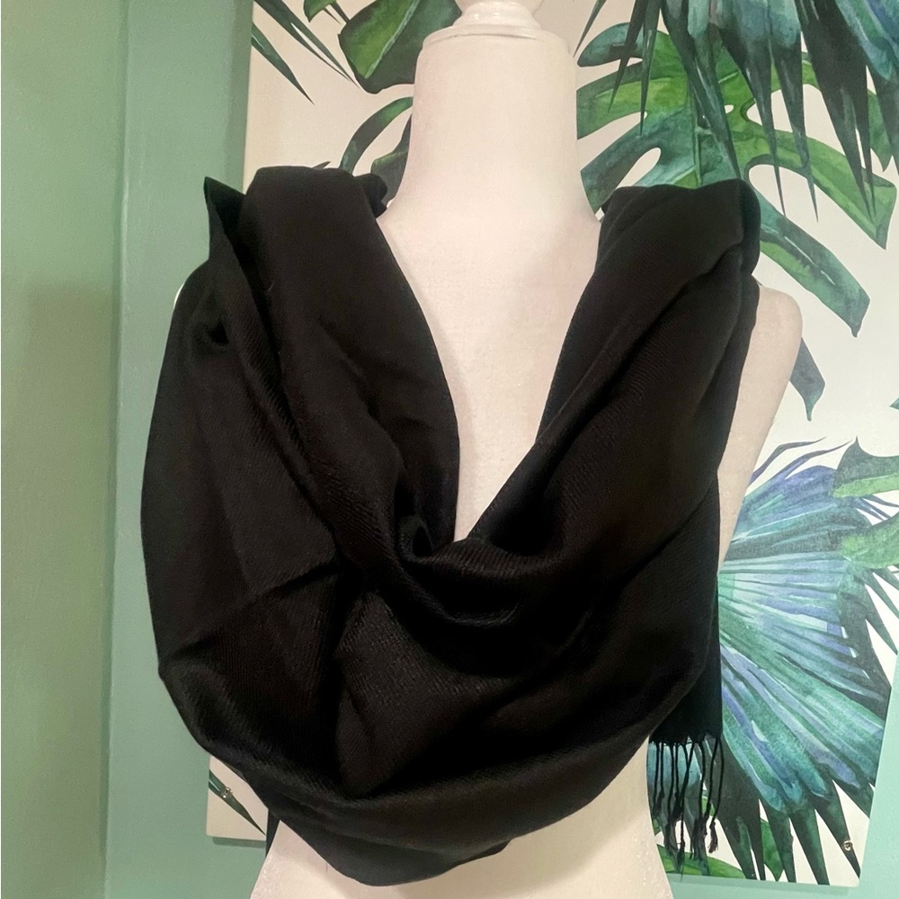 ☕️📓No Label Versatile Unisex Black Scarf👓🐦‍⬛
